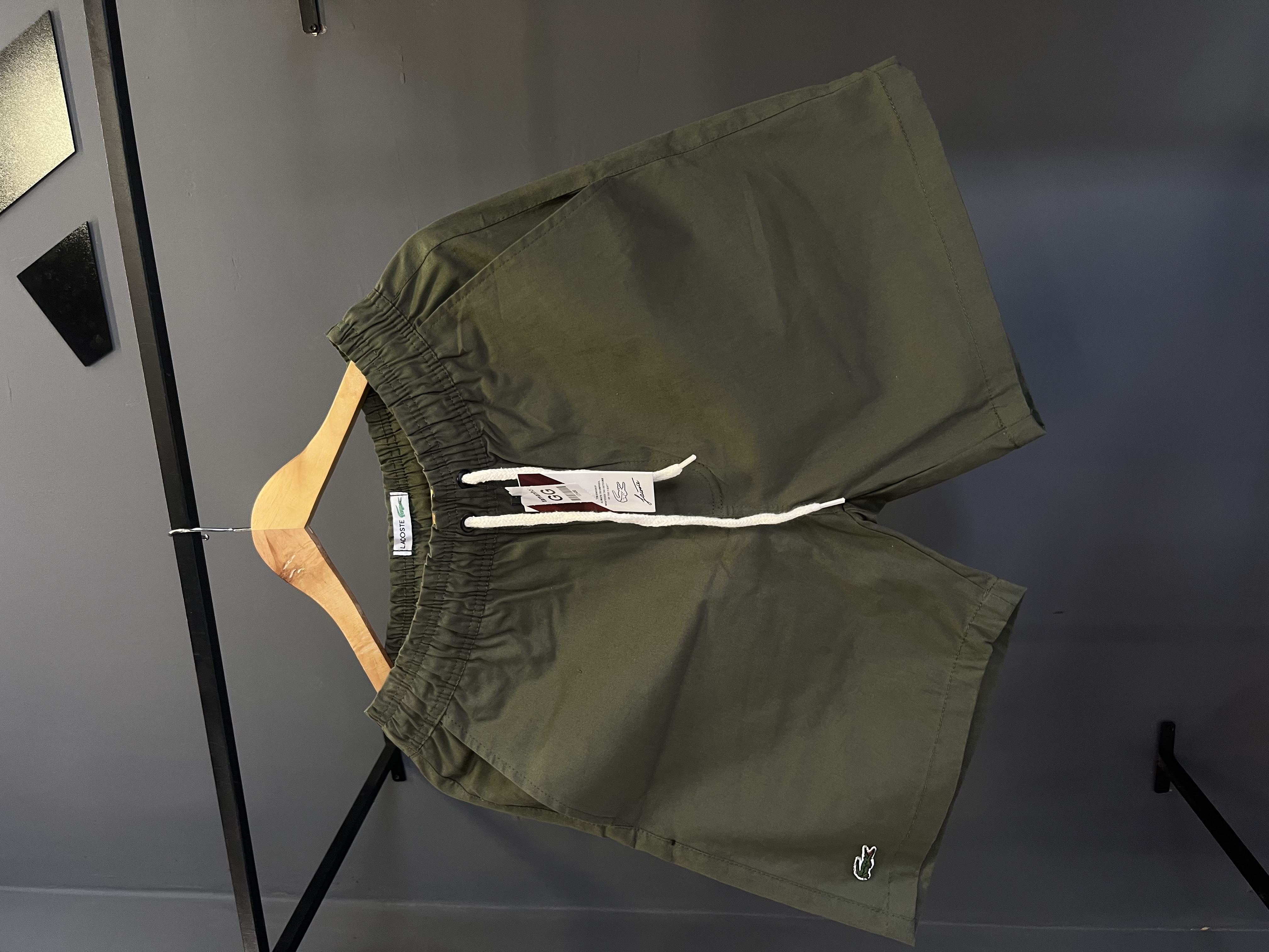 BERMUDA SARJA - LACOSTE